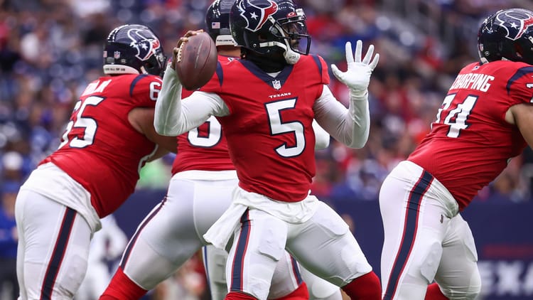 Tyrod Taylor throws a pass during a game at NRG Stadium. Desmond Ridder.