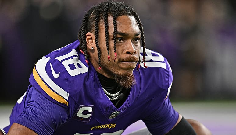 Justin Jefferson looks on before the Vikings’ 2023 game against the Packers.