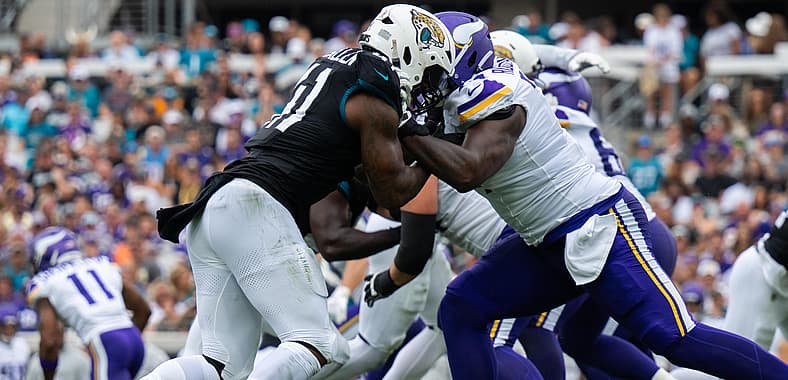 Cleveland Browns trade for Cam Robinson