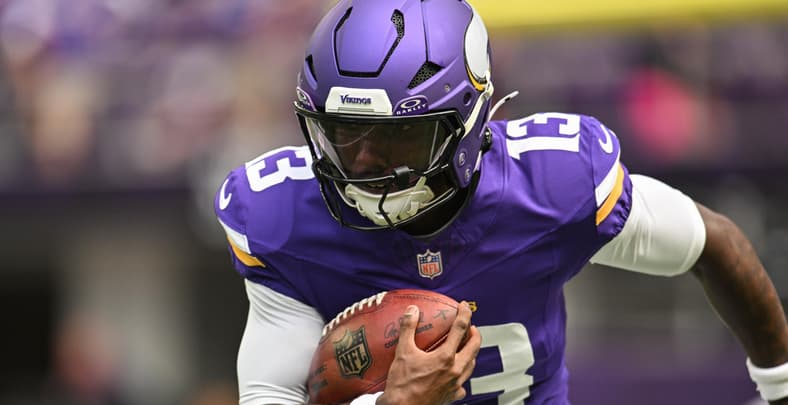 Tai Felton warms up before the Vikings’ preseason game against the Texans at U.S. Bank Stadium.