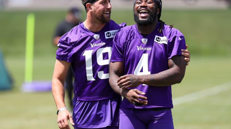 Dalvin Cook Uses Chalkboard Treatment for Fine