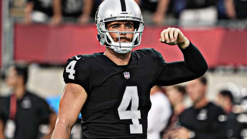 Derek Carr a Better Bet than Kirk Cousins for 2022, per Bleacher Report