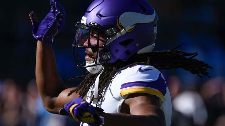 Anthony Harris warms up before Vikings vs Chargers game.