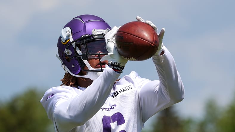 Injured Vikings Rookie Lewis Cine Looks Great