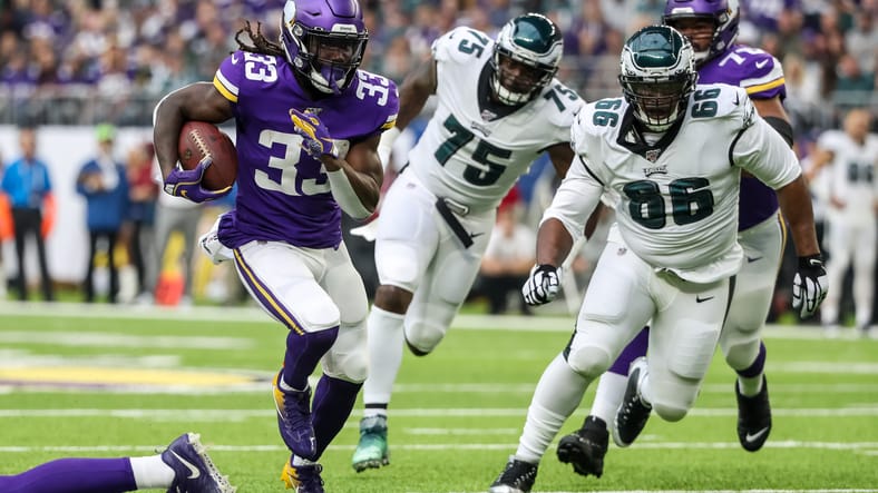 20 Brief & Essential Facts: Eagles-Vikings
