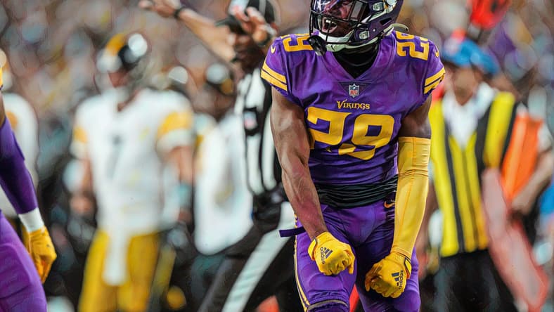 Vikings Defender Flirts
