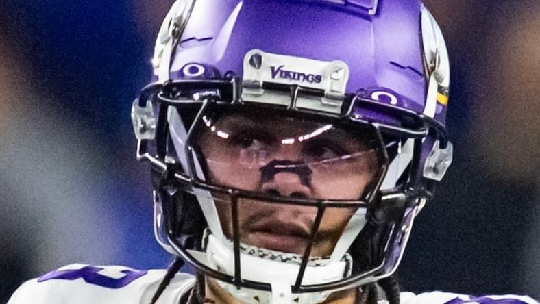Jalen Nailor lines up before a snap during the Vikings’ playoff game against the Rams at State Farm Stadium.