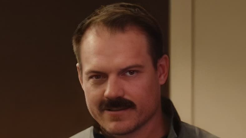 Kevin O’Connell wears a fake mustache during spring 2025 as Minnesota Vikings head coach.