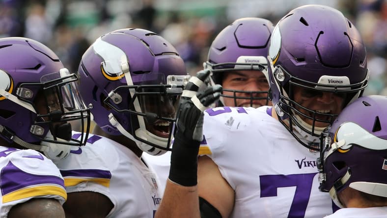 Vikings WR Adam Thielen celebrates in 2018.