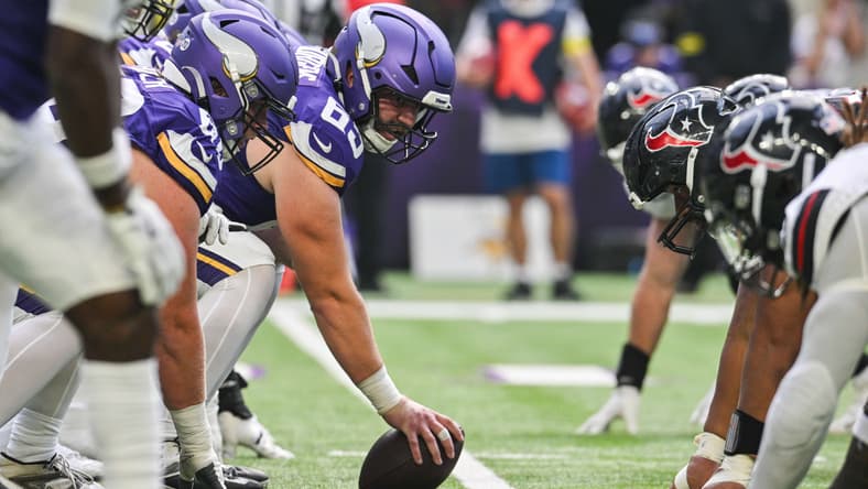 Michael Jurgens lines up at the line of scrimmage during the Vikings’ preseason game against the Texans.