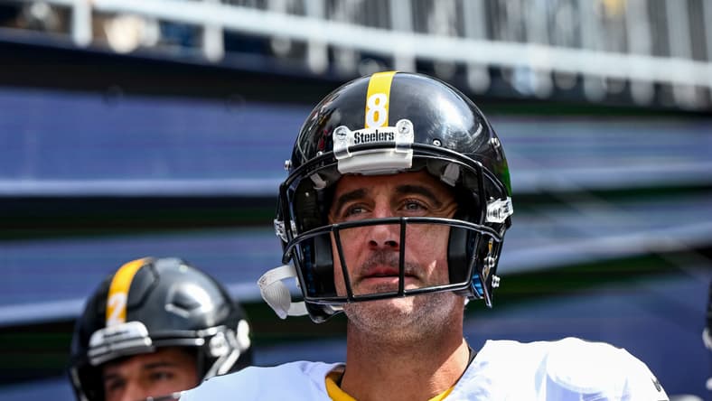 Aaron Rodgers in 2025 with the Steelers in Week 2