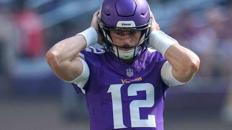 Vikings QB Max Brosmer in the 2025 regular season.