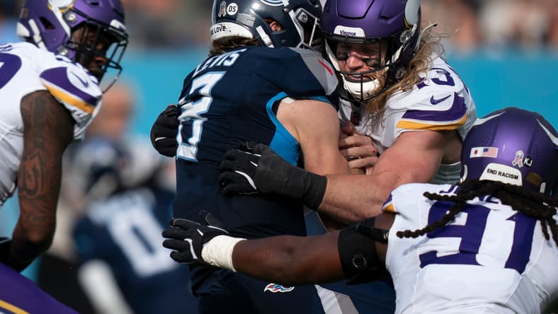 Vikings OLB Andrew Van Ginkel hits Titans QB Will Levis in 2024.