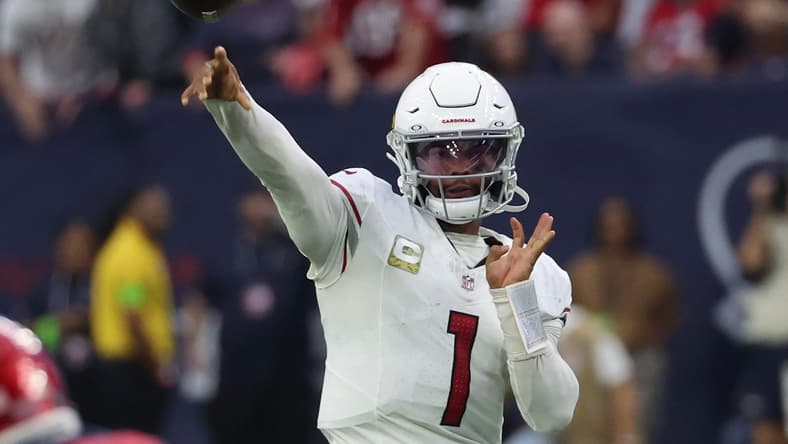 Kyler Murray throws a pass against the Houston Texans at NRG Stadium. Vikings quarterback battle