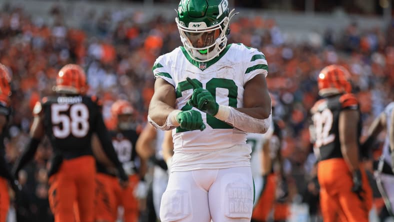 New York Jets running back Breece Hall celebrates during the fourth quarter against the Cincinnati Bengals at Paycor Stadium.