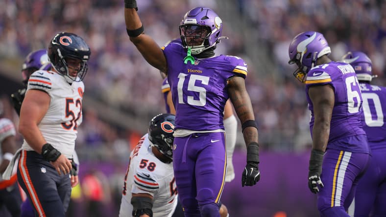 Vikings OLB Dallas Turrner in 2025 against the Bears