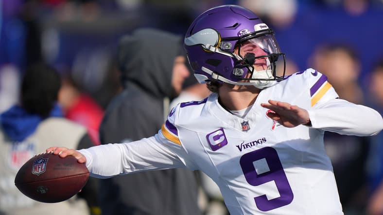 J.J. McCarthy warms up before a Vikings road game at MetLife Stadium in East Rutherford. J.J. McCarthy