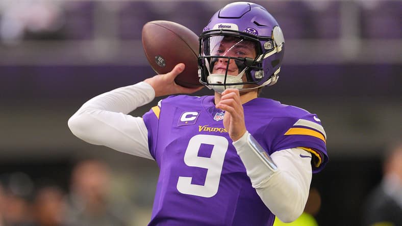 Vikings QB J.J. McCarthy against the Commanders in 2025
