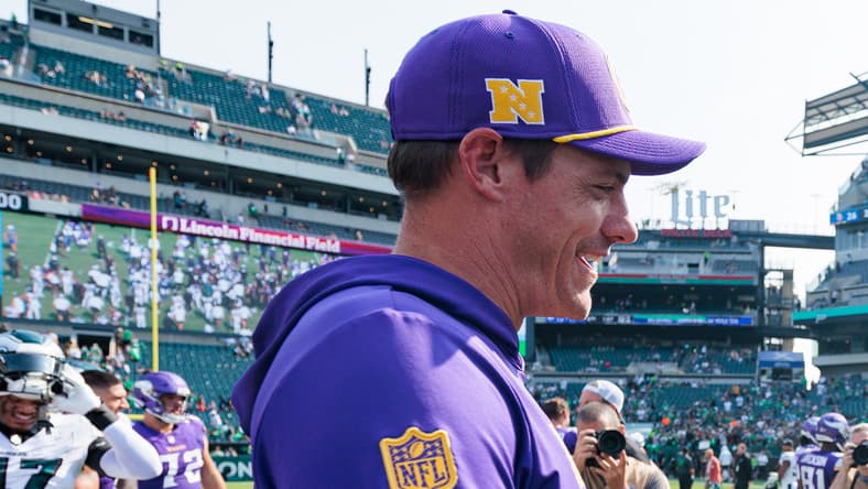 Kevin O’Connell and Nick Sirianni speak on the field after a preseason game between the Vikings and Eagles in Philadelphia. J.J. McCarthy