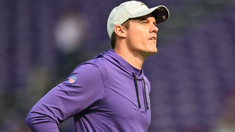 Vikings HC Kevin O'Connell in 2022 game against the Lions