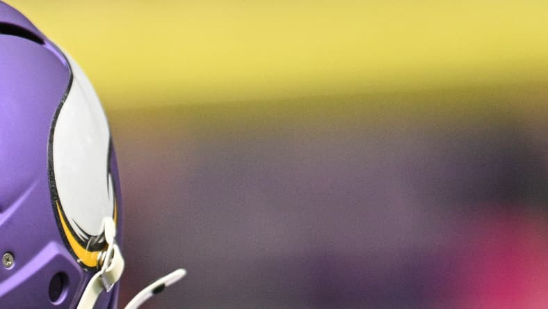 Vikings wide receiver Tai Felton warming up before preseason game at U.S. Bank Stadium
