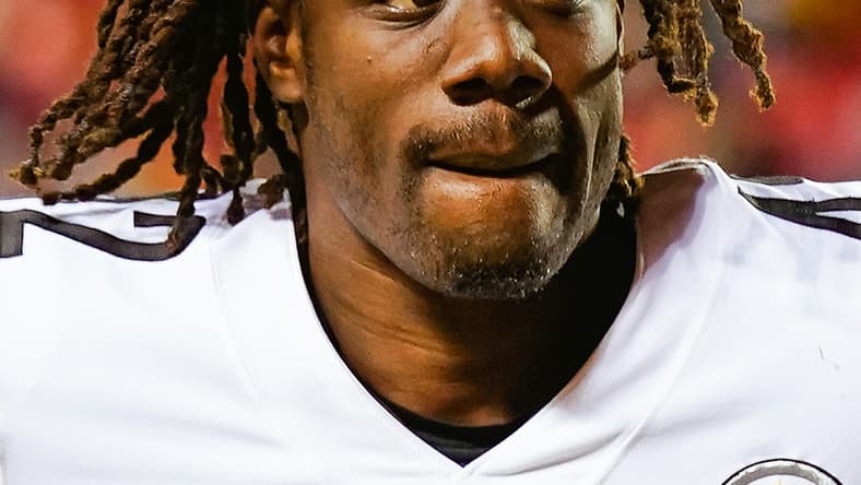 Steelers cornerback James Pierre leaves the field after a game against the Chiefs at Arrowhead Stadium. Jalen Redmond