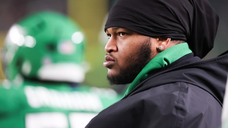 Eagles DT Jalen Carter against the Commanders in 2025