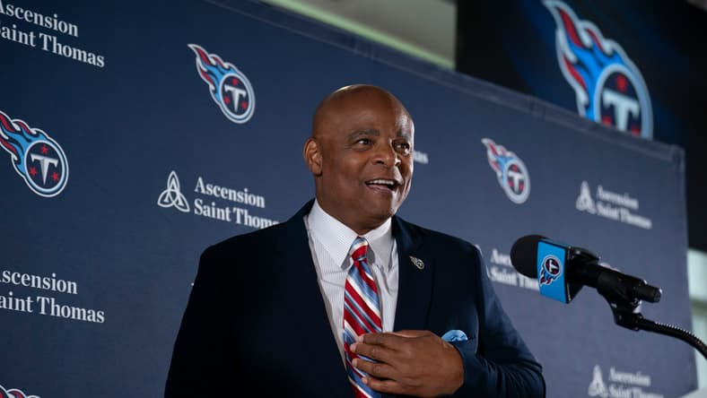 Warren Moon speaks to reporters as Cam Ward is introduced by the Tennessee Titans during the 2025 NFL Draft. Kyler Murray
