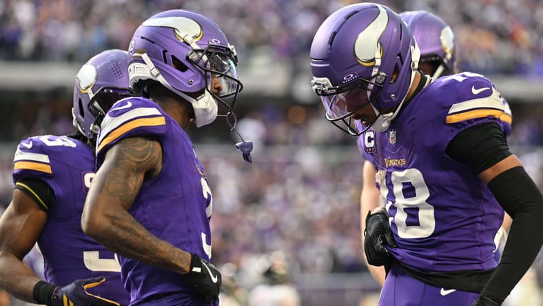 Jordan Addison & Justin Jefferson against the Bears in 2025