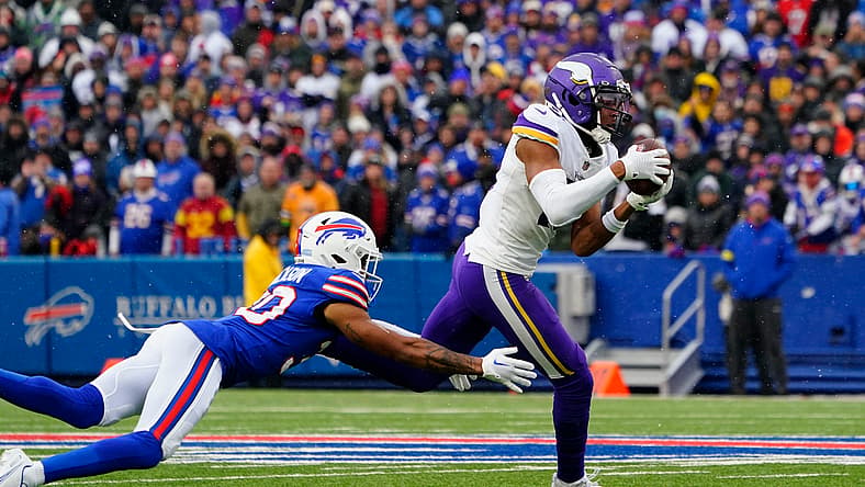 The Vikings Top Offensive Performers at Bills, per PFF