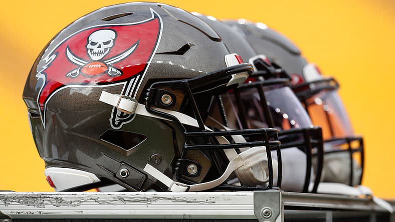 Former Vikings Starter Latches onto Teetering Bucs