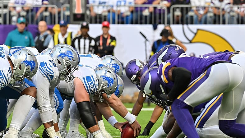 Line of scrimmage during Vikings vs Lions game at U.S. Bank Stadium