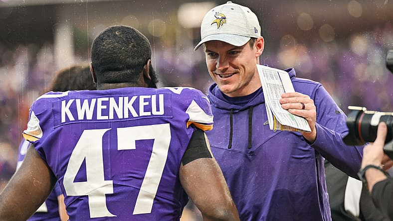 Vikings LB Hits Injured