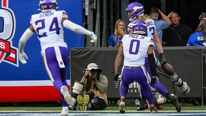 Andrew Van Ginkel celebrates interception return touchdown against Giants.