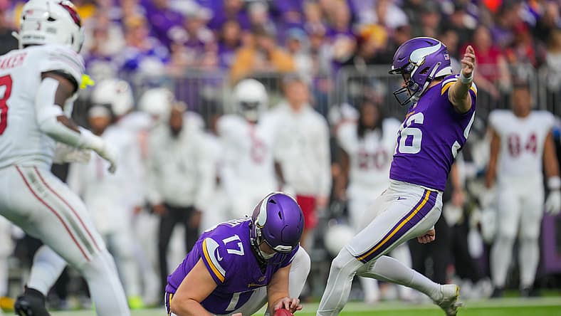 NFL: Arizona Cardinals at Minnesota Vikings