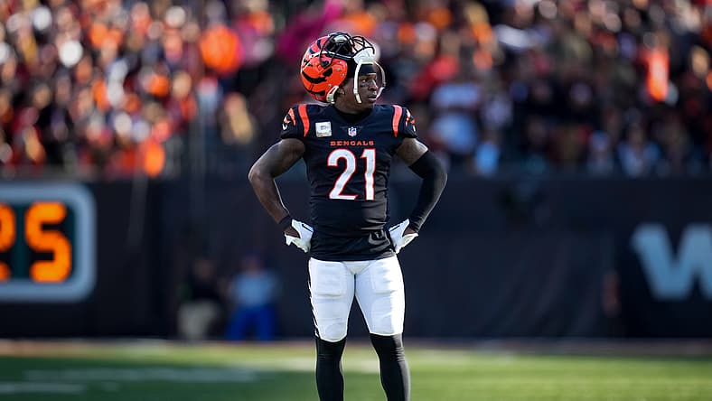 Mike Hilton standing during a replay review against the Texans at Paycor Stadium. Mike Hilton Vikings free agency.