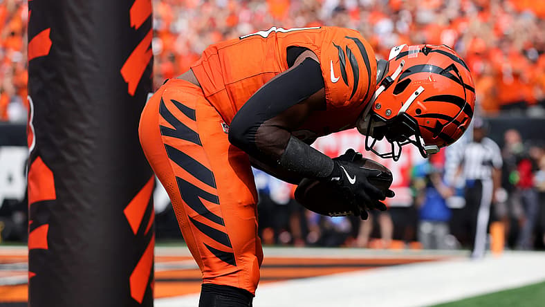 Zack Moss celebrates a TD in 2024.