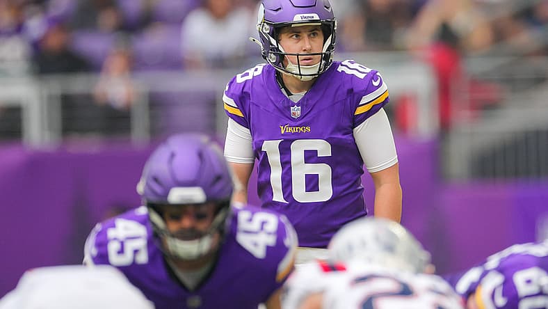 Will Reichard lines up a field-goal attempt against the Patriots.