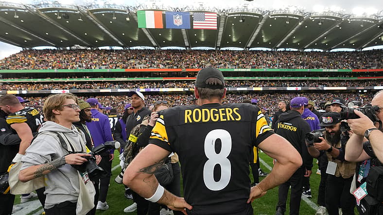 Steelers QB Aaron Rodgers in London. Week 4 of 2025 against the Vikings.