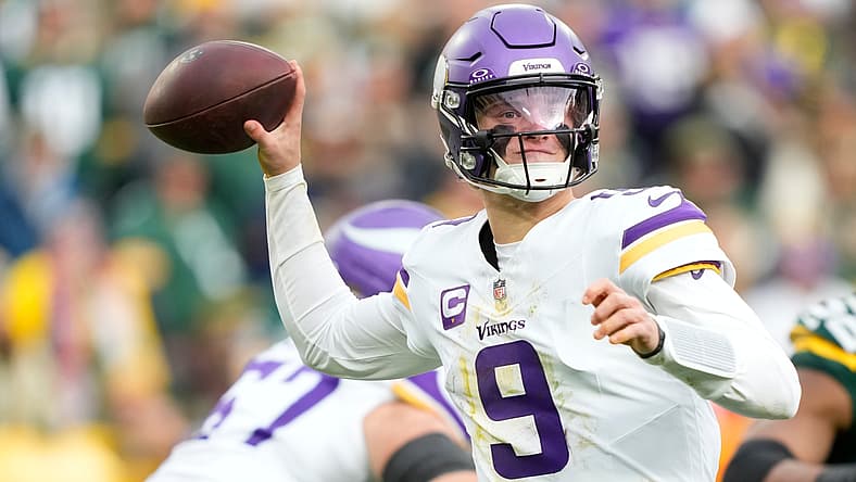 Vikings QB J.J. McCarthy against the Packers in 2025