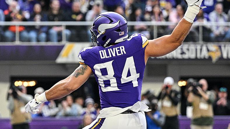 NFL: Washington Commanders at Minnesota Vikings