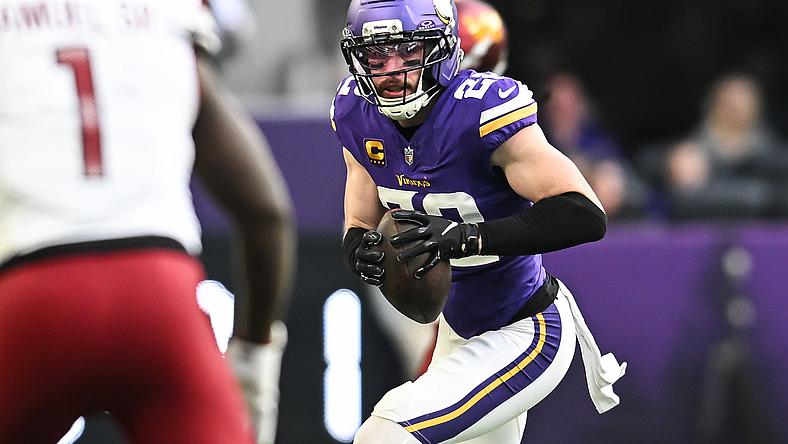 NFL: Washington Commanders at Minnesota Vikings