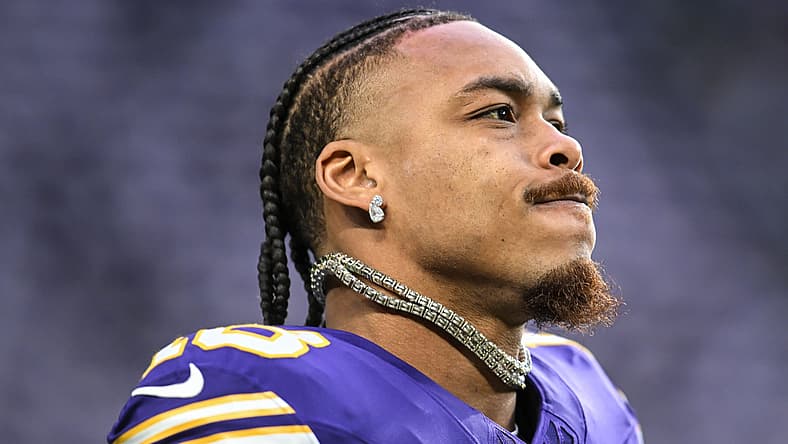 Justin Jefferson warming up before Vikings vs Packers game