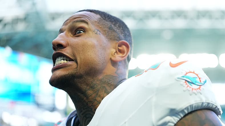 Dolphins TE Darren Waller in 2025