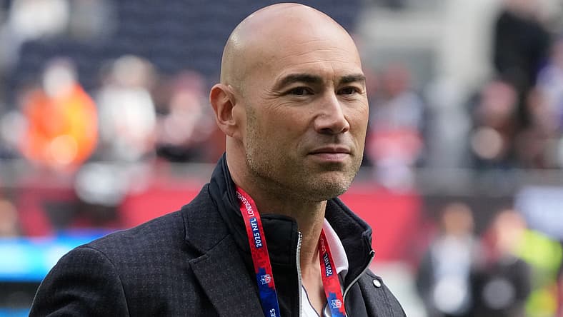 Ex-Vikings LB Ben Leber in London in 2025