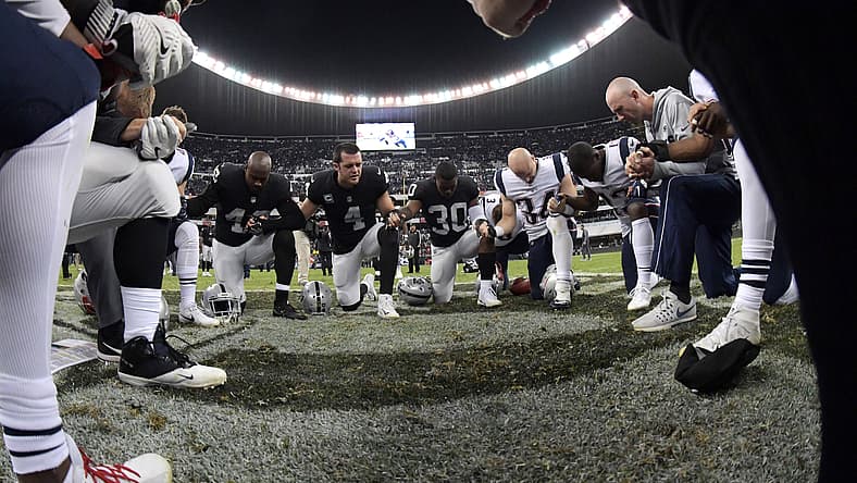 Raiders QB Derek Carr in 2017 in Mexico City.