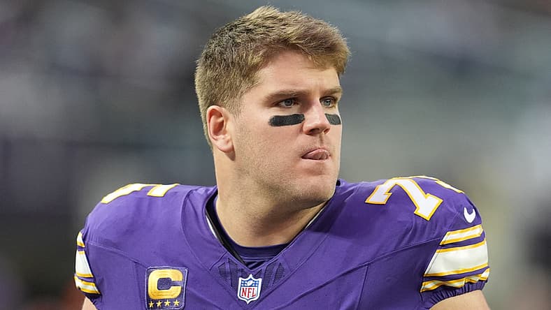 Vikings RB Brian O'Neill in a game against the Packers in 2025
