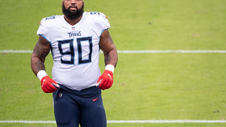 DaQuan Jones warms up before a Titans road game against the Ravens.