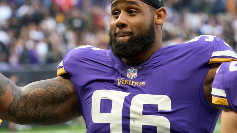 Colts Sign Former Viking