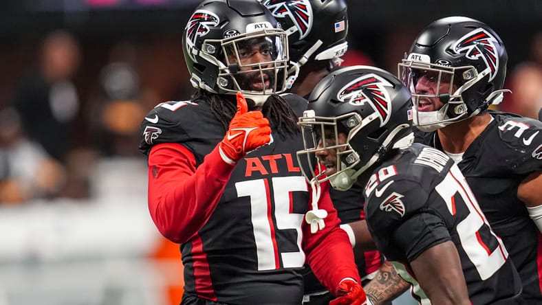 Matthew Judon on the field during Falcons vs. Steelers.